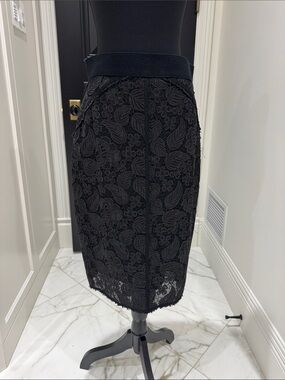 UNTTLD - Black Floral Lace Pencil Skirt - Sleek Women's Pencil